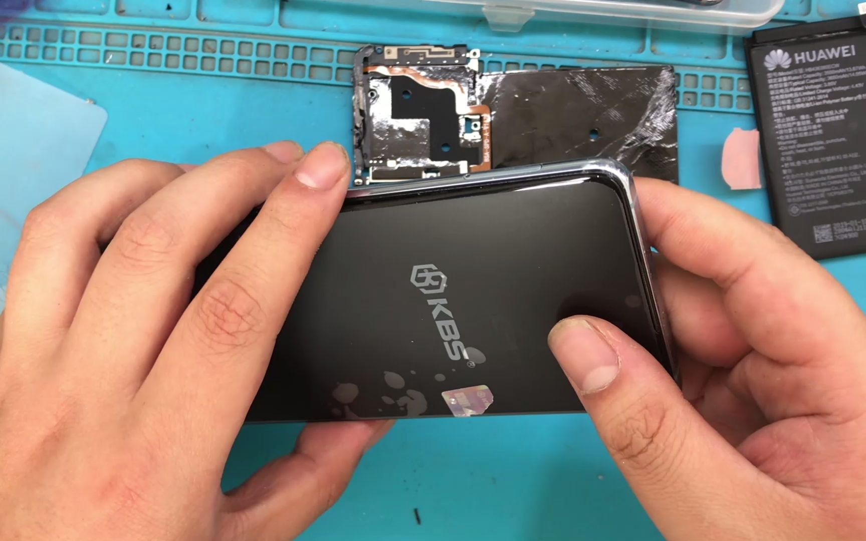 华为p30手机,摔碎屏幕坏了,只有换屏处理