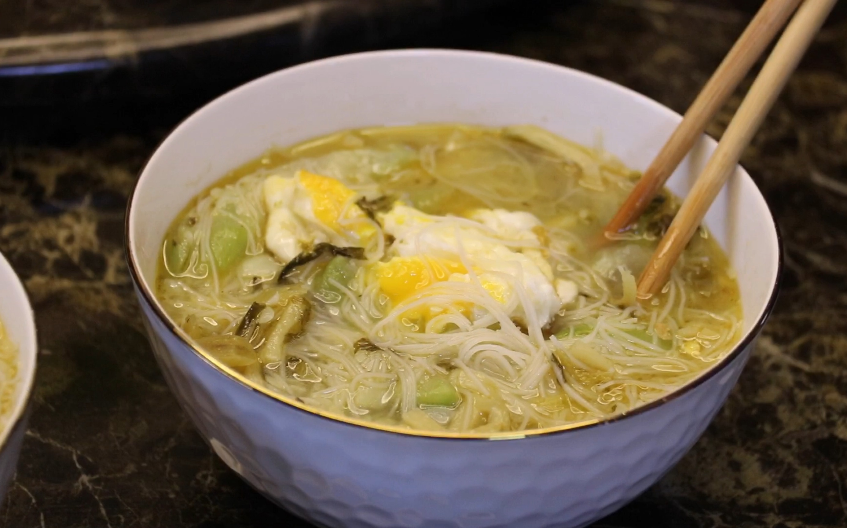 雪菜丝瓜面干汤(外加一个荷包蛋)_哔哩哔哩_bilibili