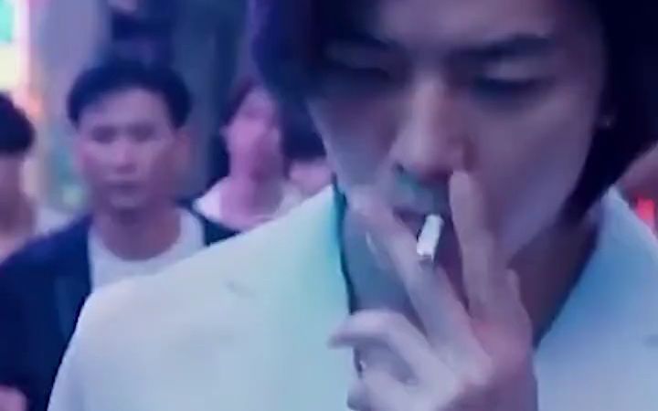 陈浩南霸气图片吸烟图片