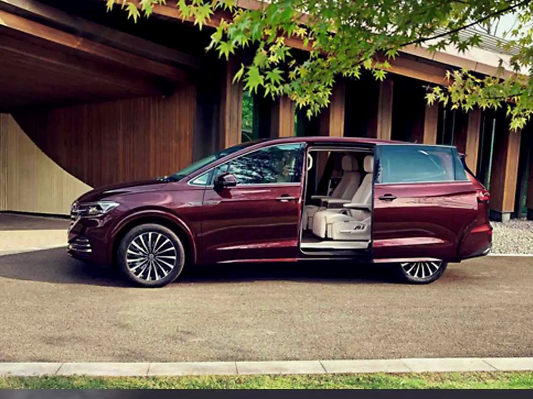 大众威然viloran安装商务车航空铝地板,效果真的不一般.