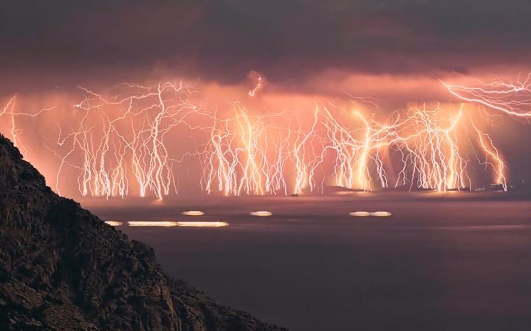 世界上闪电最多的地方每小时闪电高达3000多次几乎没有黑夜