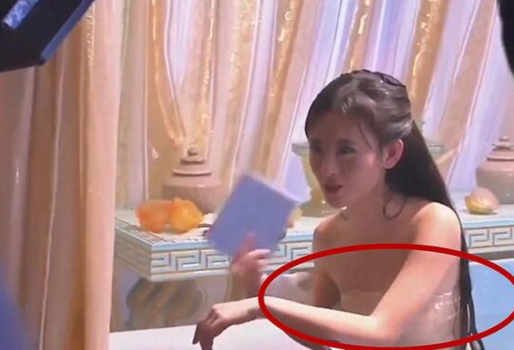 鞠婧祎"沐浴戏"多尴尬?当镜头拉近那时,网友:导演太坏了!