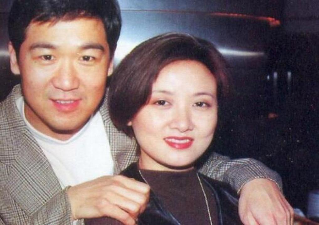 邓婕花甲之年离婚成为她一生的痛苦不生孩子要领养和老公很像