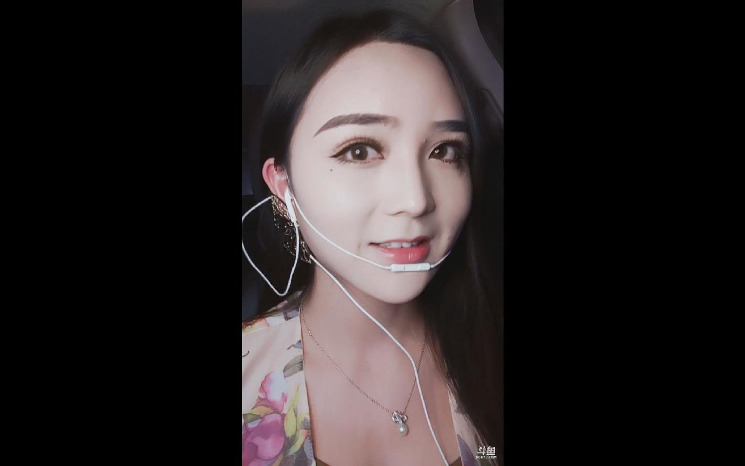 【沈小生】女装大佬直播20190501第一次户外不完全版_哔哩哔哩 (゜-゜