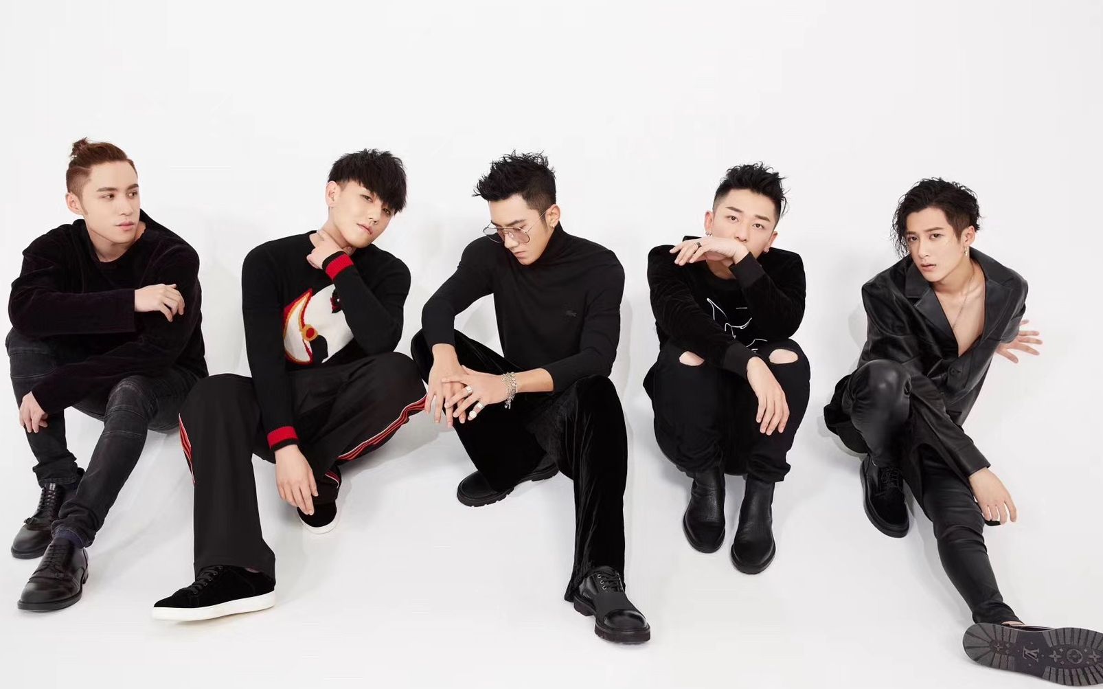 mic男团成团13周年贺ilivedwelived愿我们都能不负此生以呼吸的气势