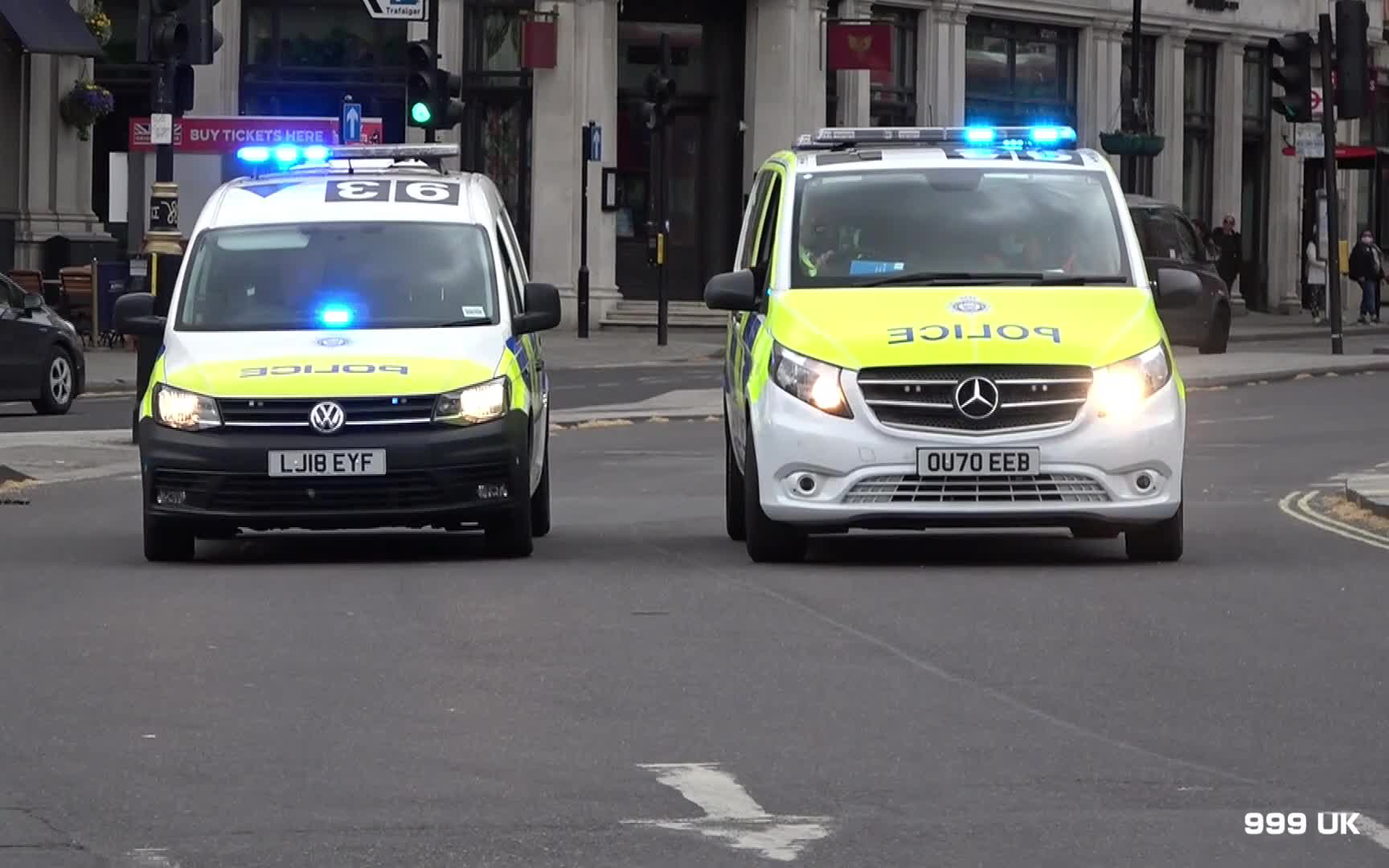 伦敦查令十字站发现可疑包裹大都会警察等部门紧急出警