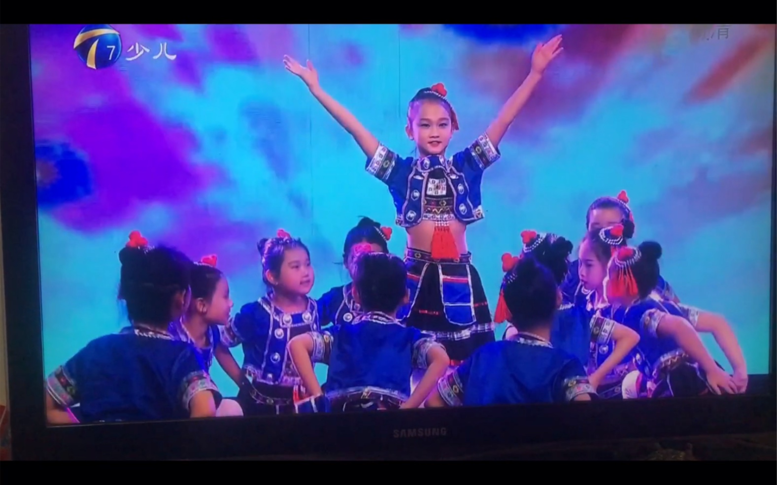 2022天津少儿春晚《瑶山彩云飞》宝贝儿你最棒!