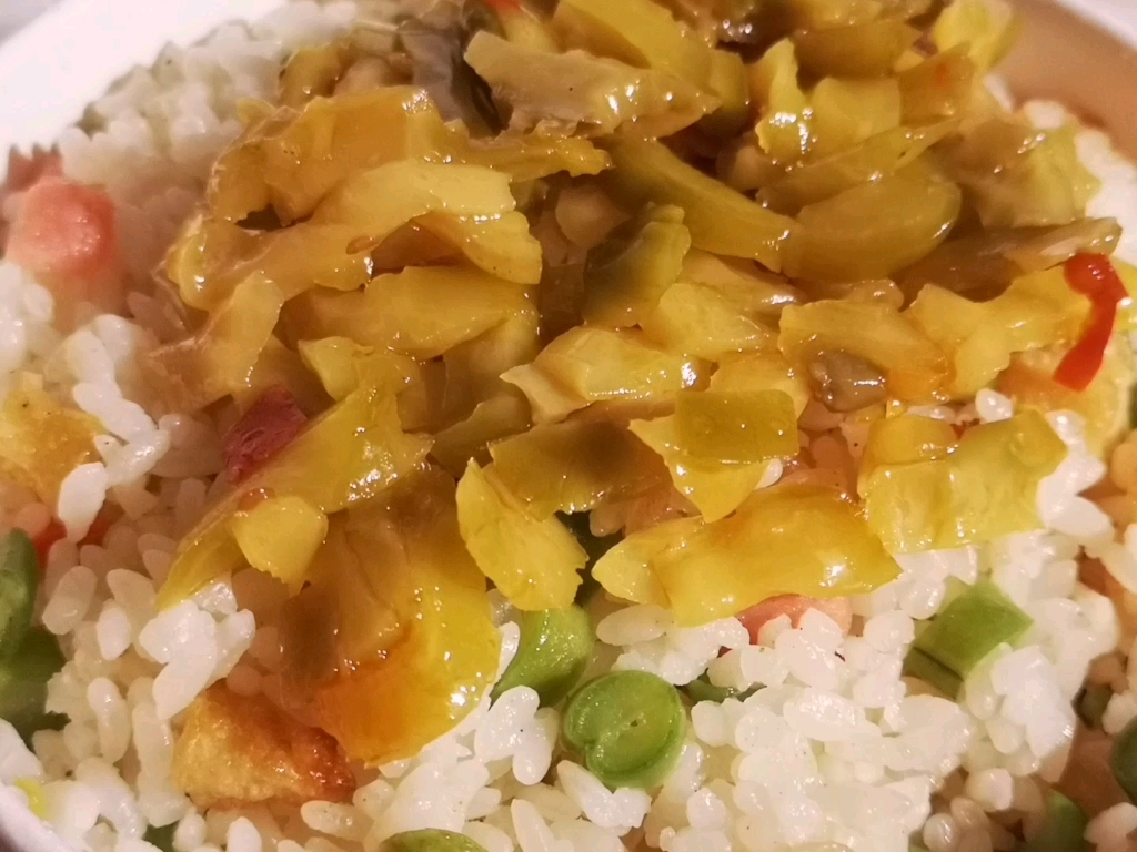 吃点榨菜炒饭
