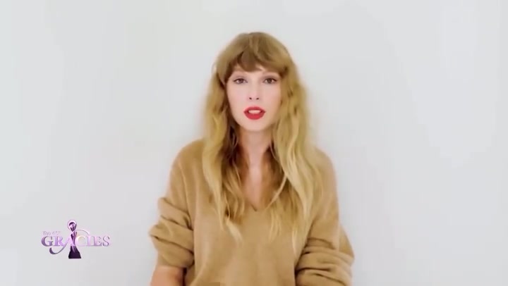 [图]【Taylor Swift】纪录片《folklore: the long pond studio sessions》获得了第46届格雷西奖的多样化节目大奖