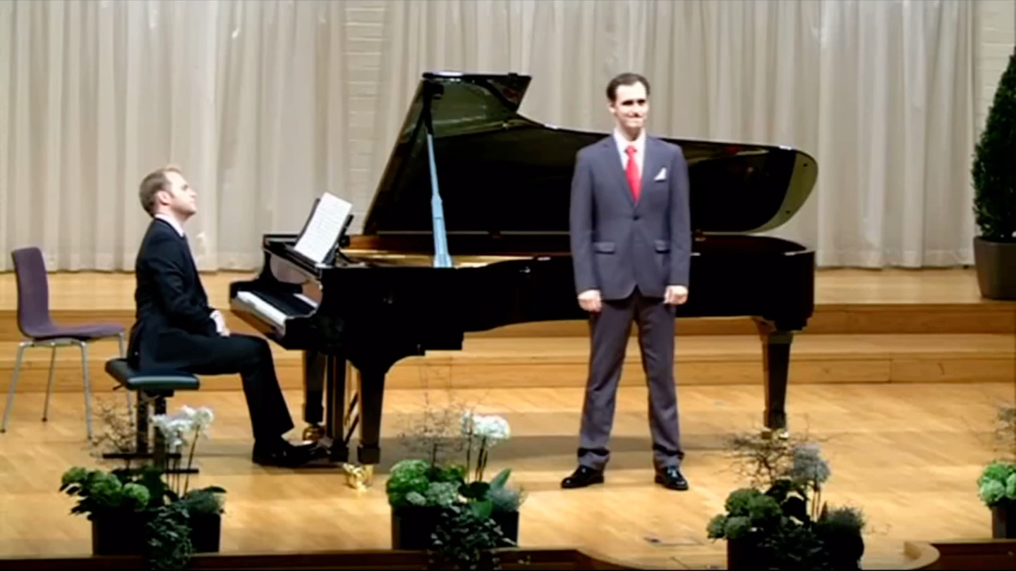 低男中音歌唱家federico de michelis演唱我又来到久别的村庄vi ra