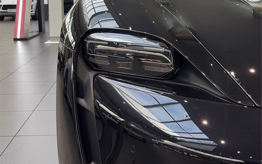 taycan 黑武士!很想拥有,不止梦里.