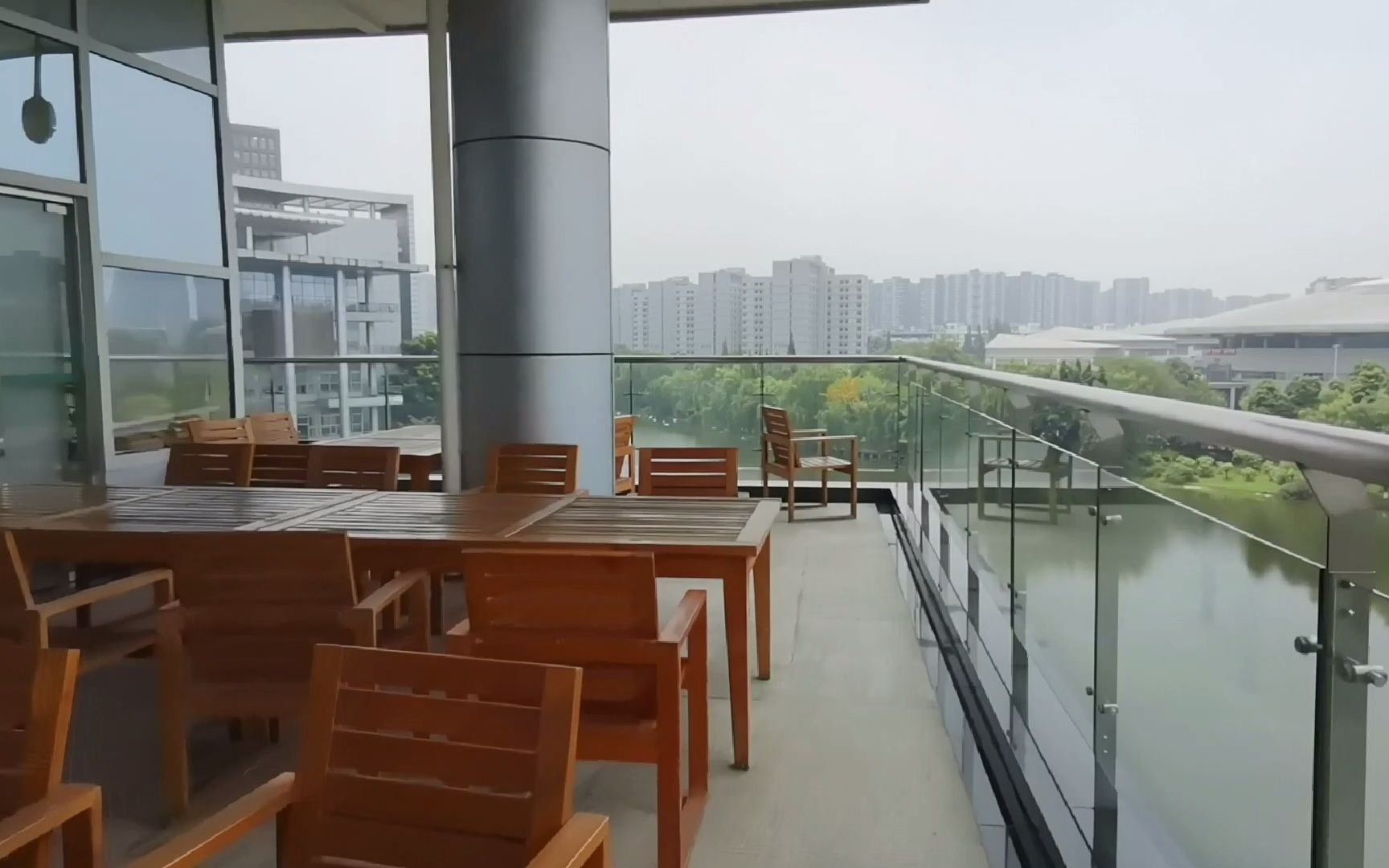 西南交通大学图书馆内部一览