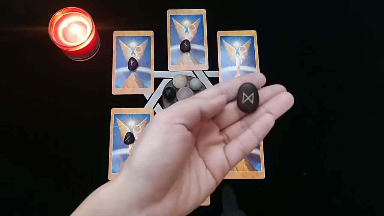 如尼石天使卡占卜我该如何面对处理目前面临的困难与瓶颈天使给我的