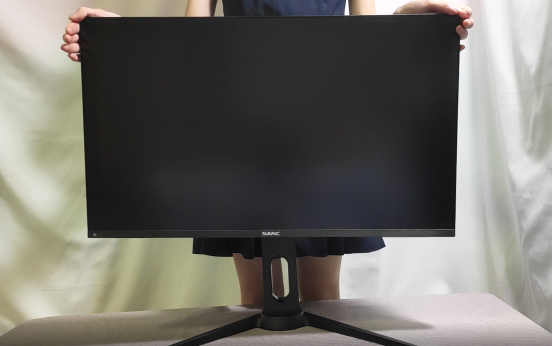 sanc g7开箱体验,用2k 180hz显示器玩csgo感觉我又可以了!