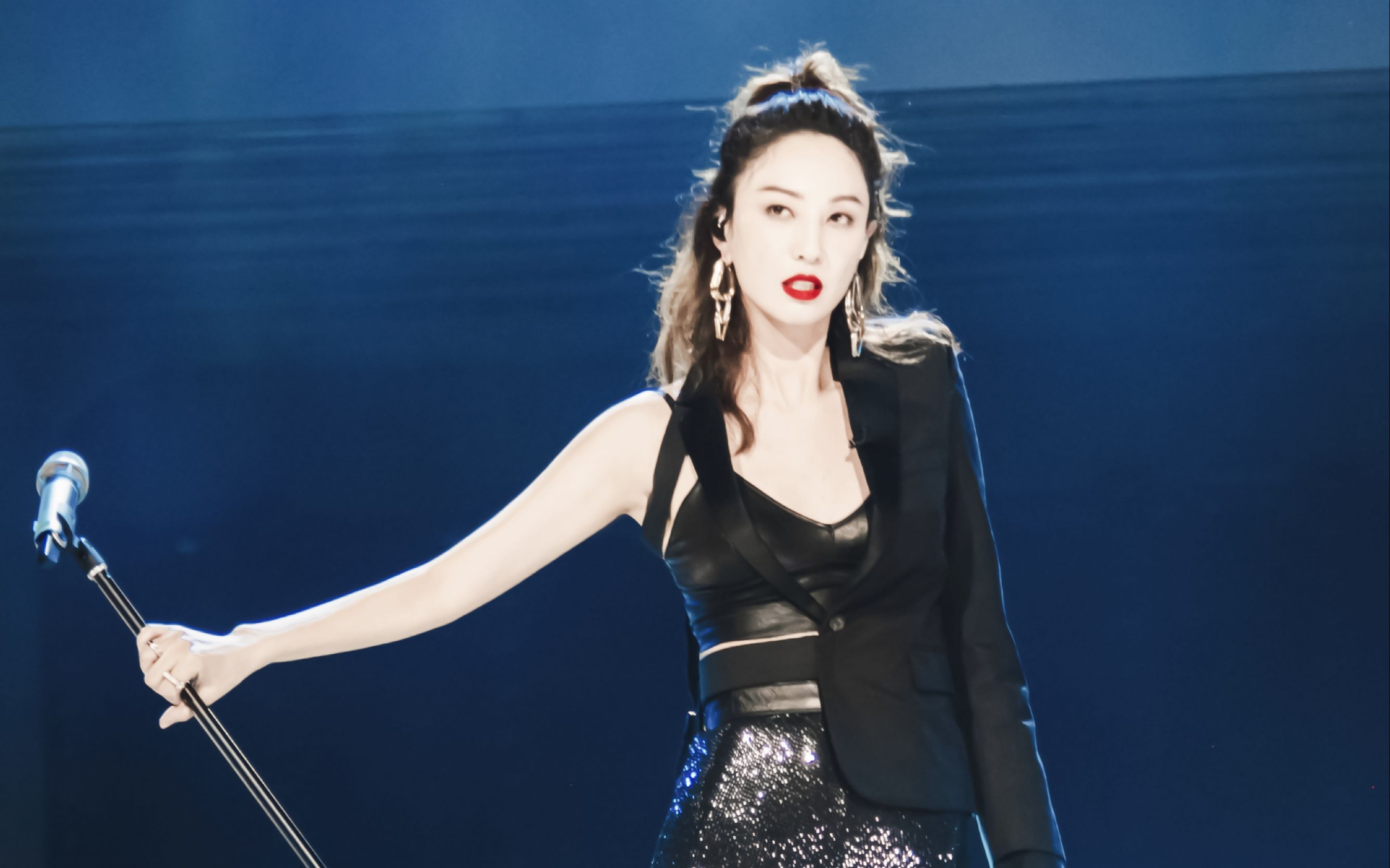 【绝世帅姐·郑希怡】相对湿度live混剪_哔哩哔哩 (゜-゜)つロ 干杯