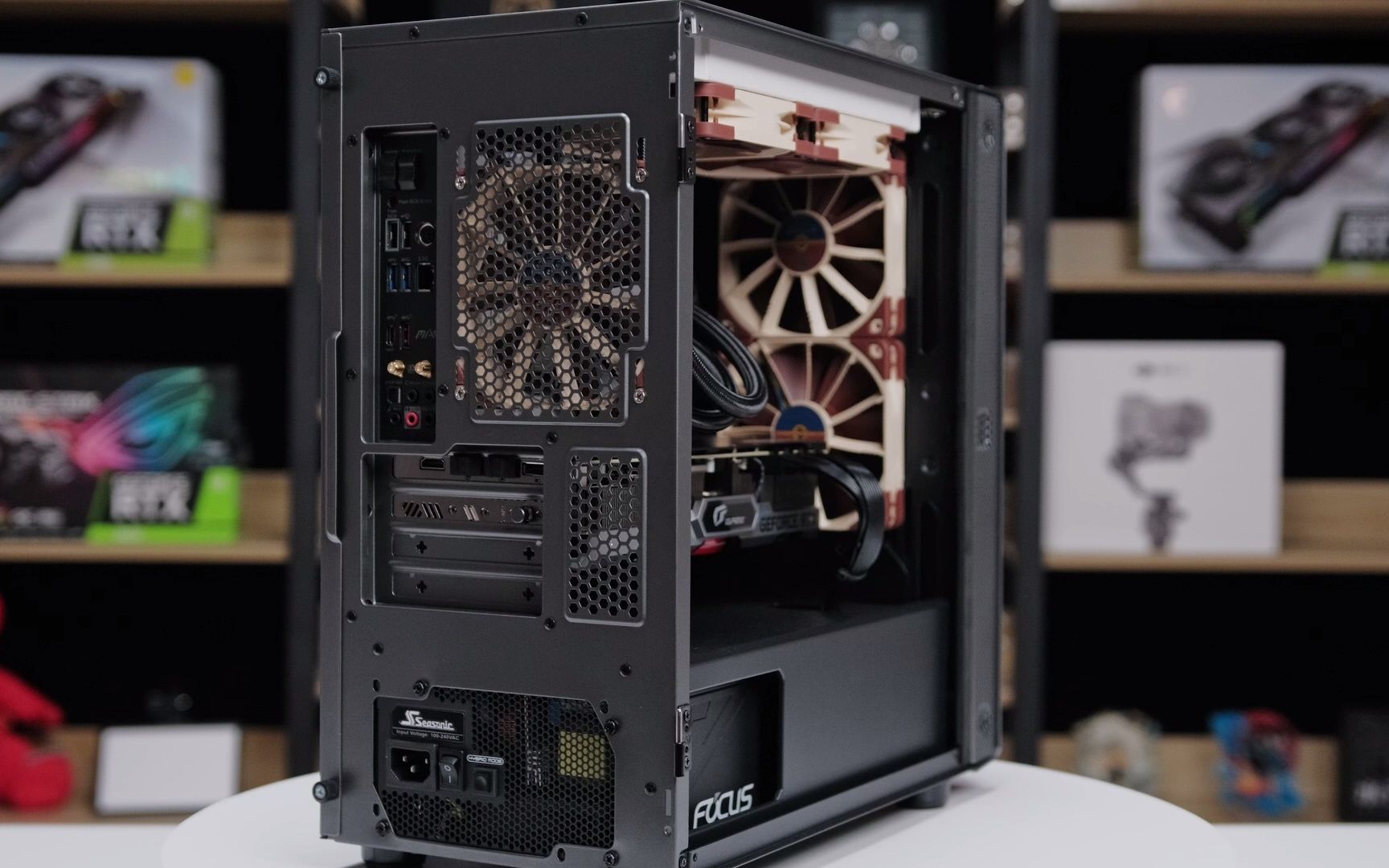 没想到吧电脑还能配单把风扇比机箱贵系列tta1灰色matx机箱搭配5把