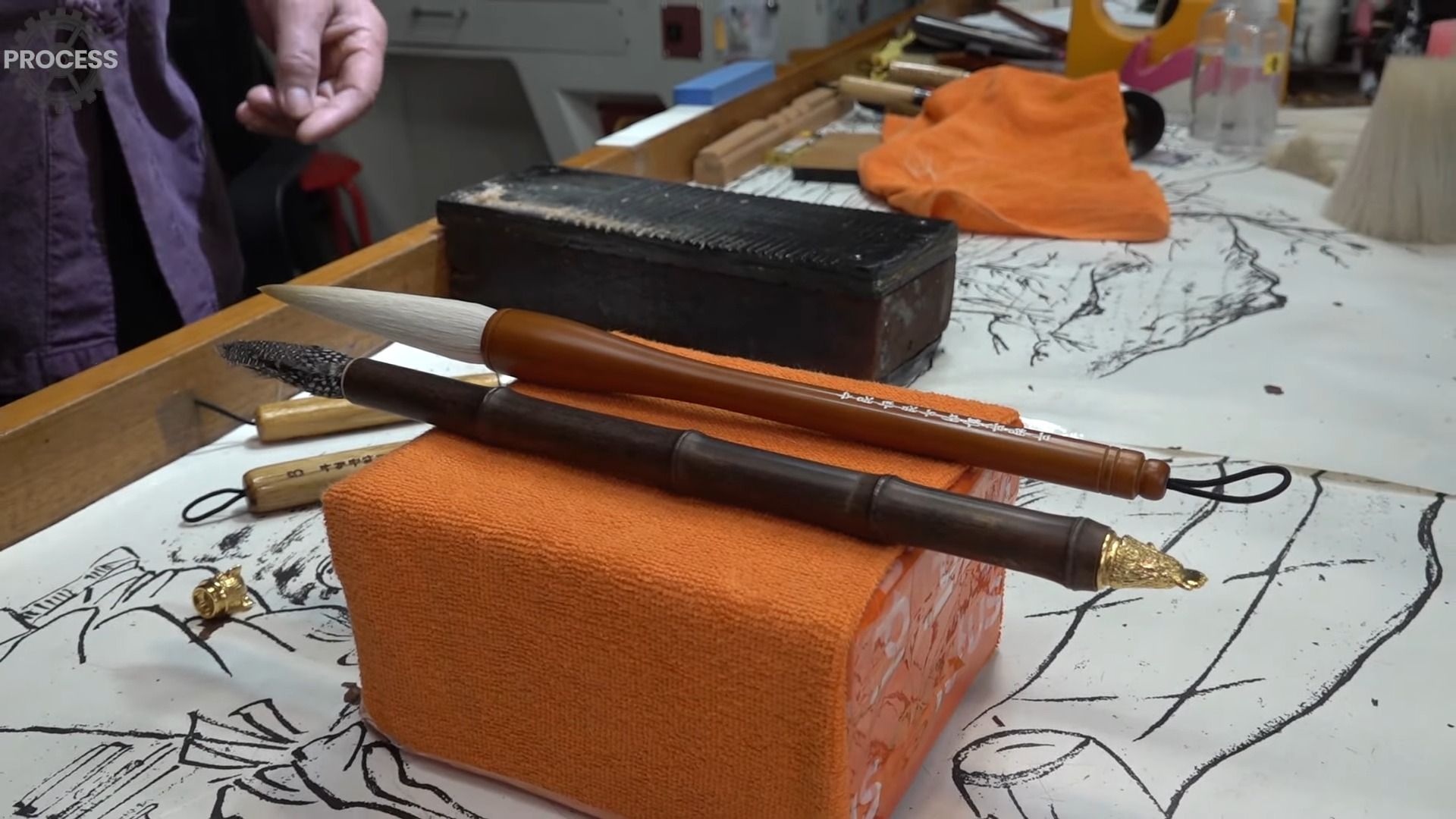 动物毛笔的制作过程.拥有 50 年经验的韩国毛笔工匠.