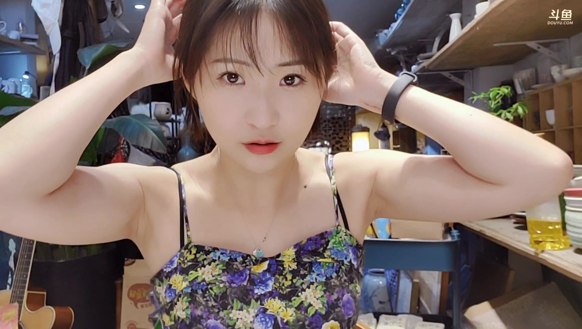 斗鱼文艺美女主播刘灶灶直播录像8.21直播录像