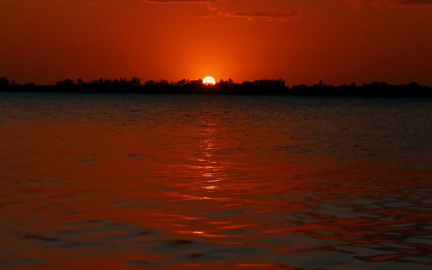 [图]空镜头视频 红日日落夕阳河水 素材分享