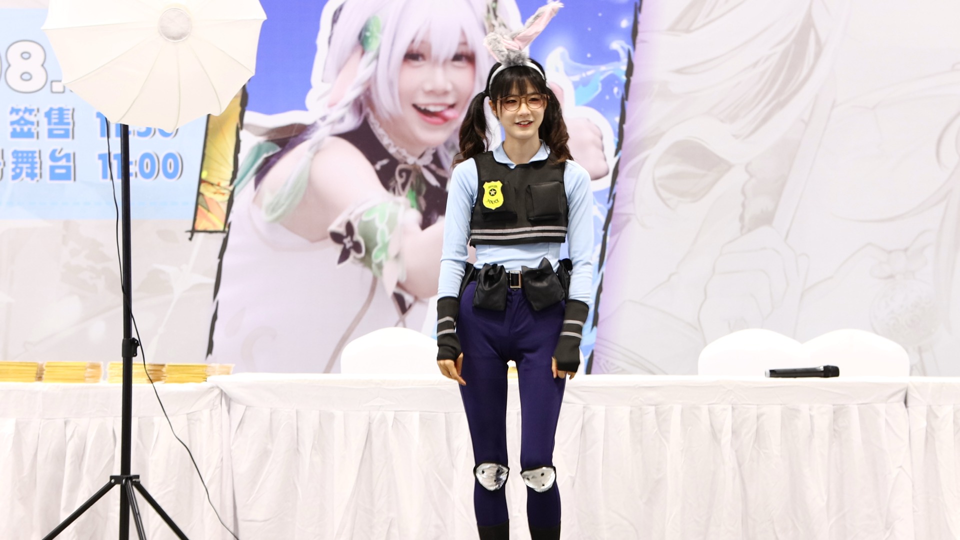 漫展的音响被落九川的美貌给弄炸了