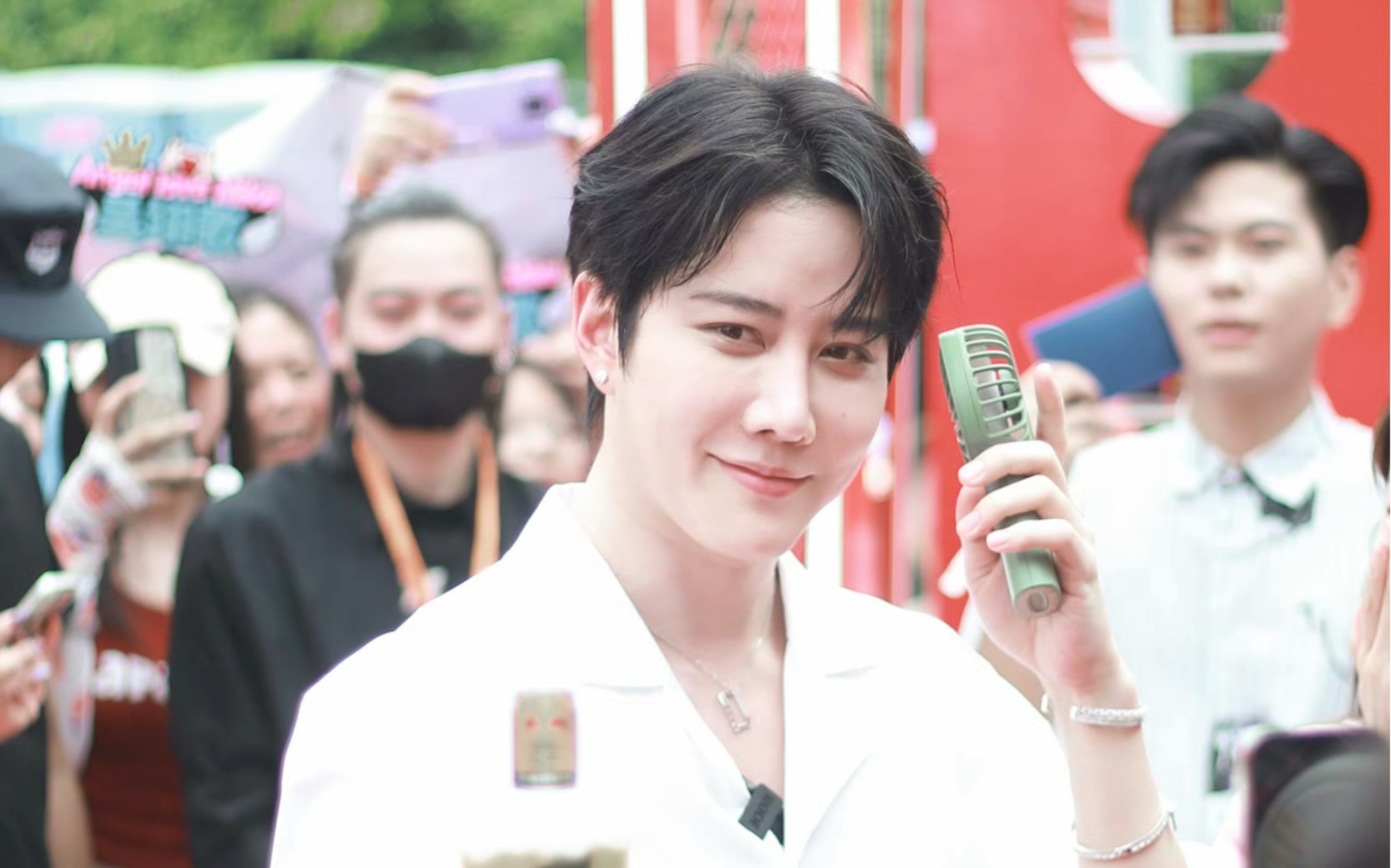 期待12月cr:mike angelo 超话