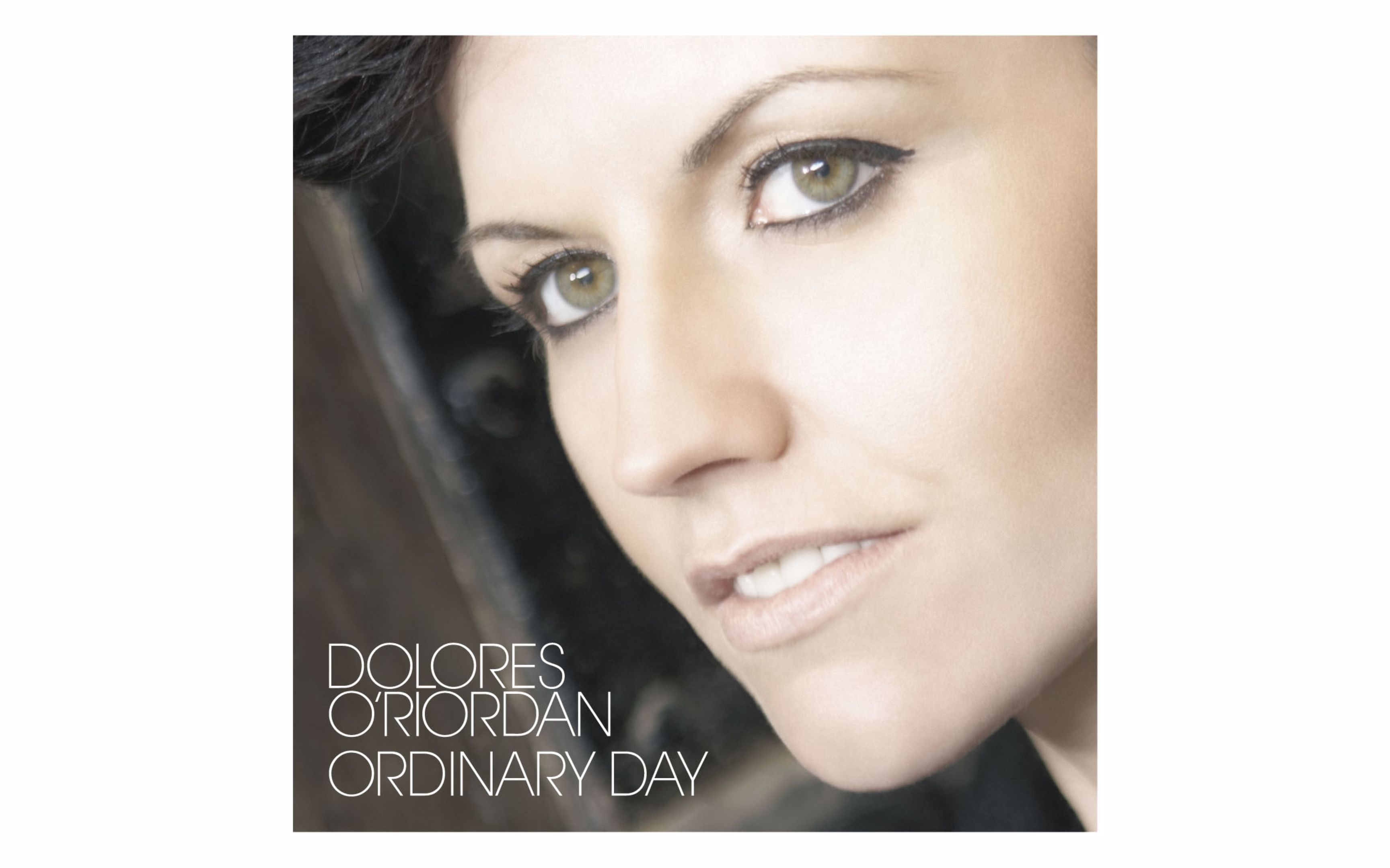 [图]Dolores O'Riordan - Ordinary Day 全屏原画带字幕