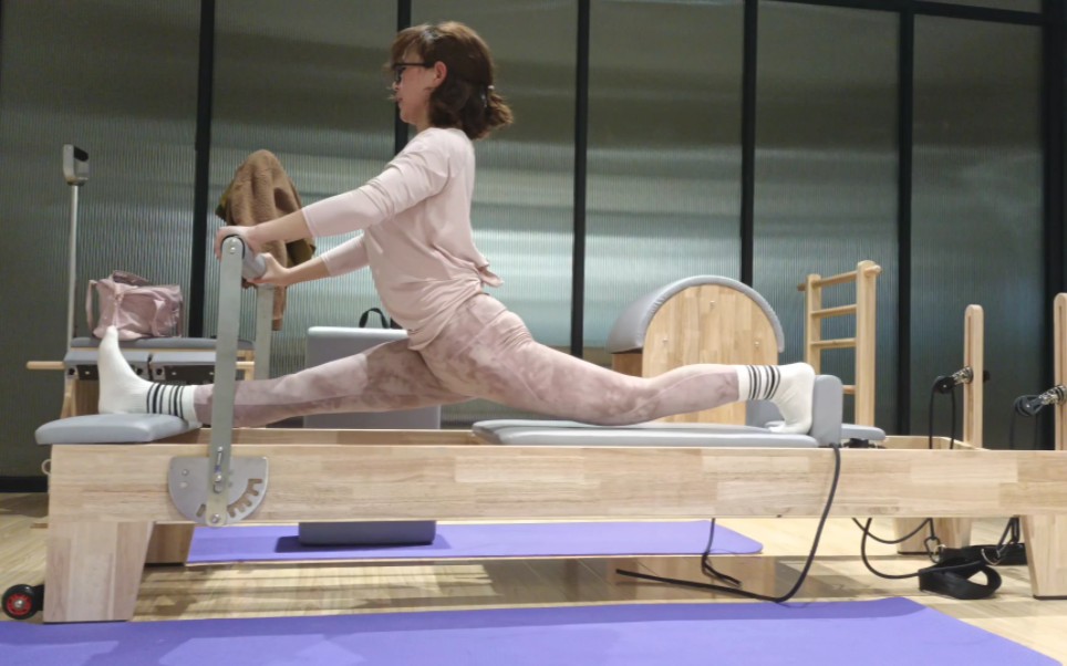 普拉提拉伸和力量启动加强动作-14