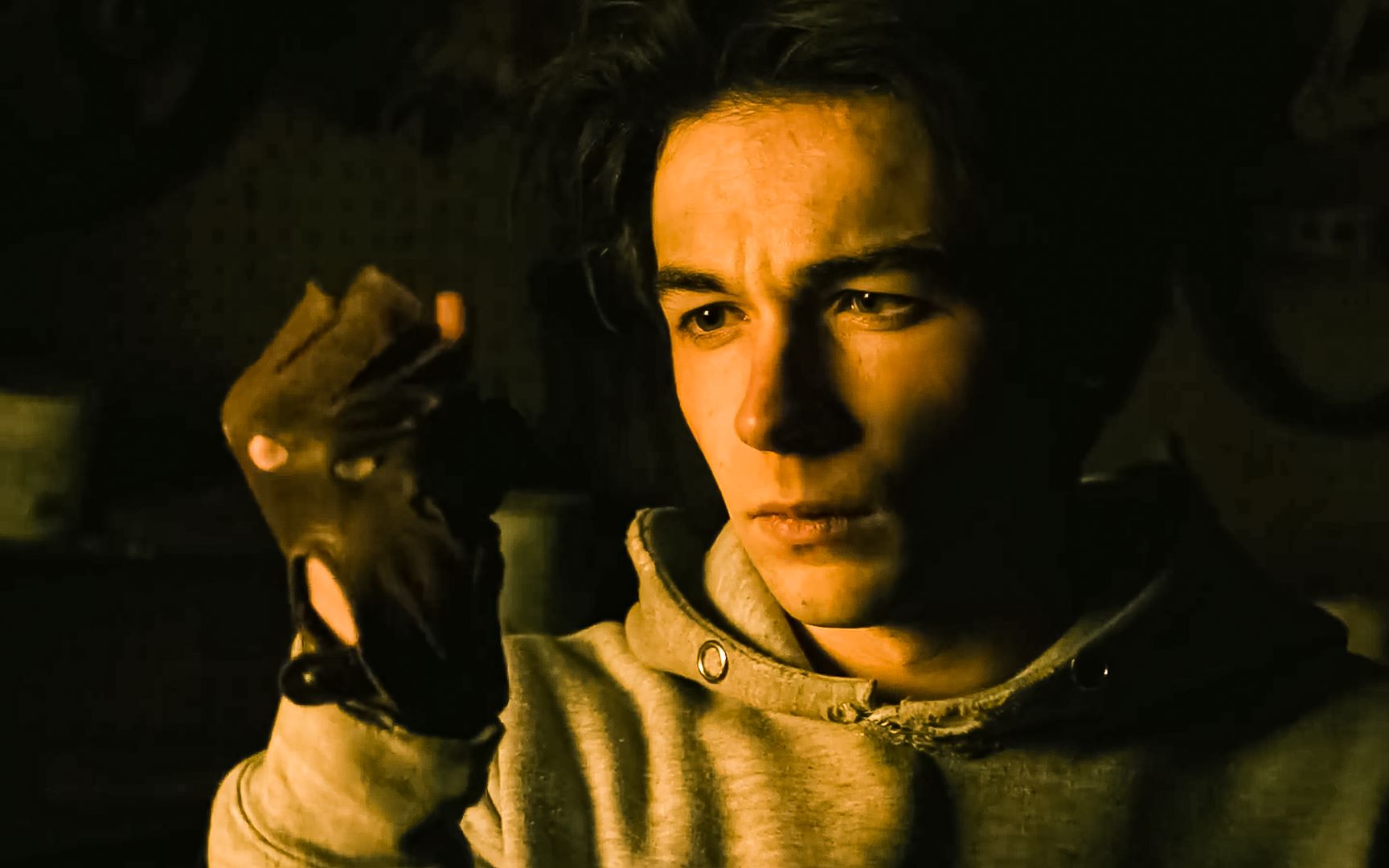 韦恩硬核男孩霸气带走小女友