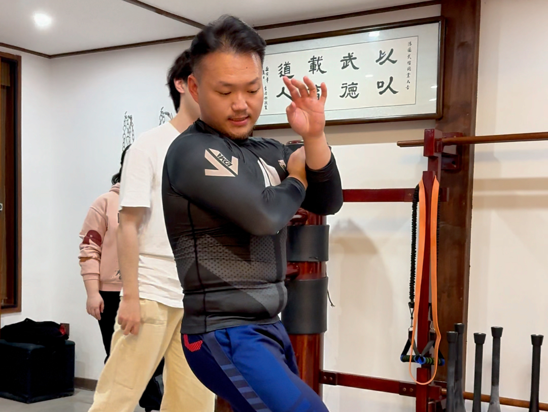 站立缠斗中使用裸绞的可能性