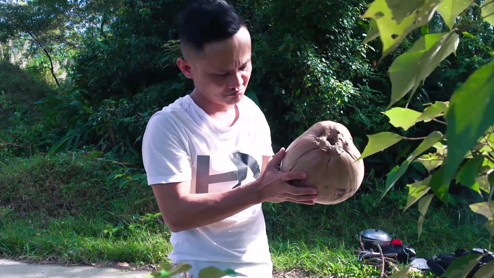 大话食者:练武之人拳打出海南椰子鸡最高巅峰_哔哩哔哩 (゜-゜)つロ