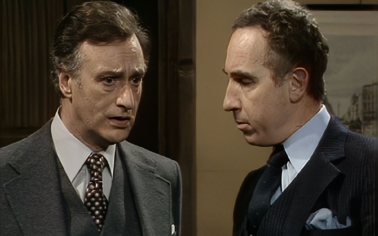 yes minister s01e01 - open government