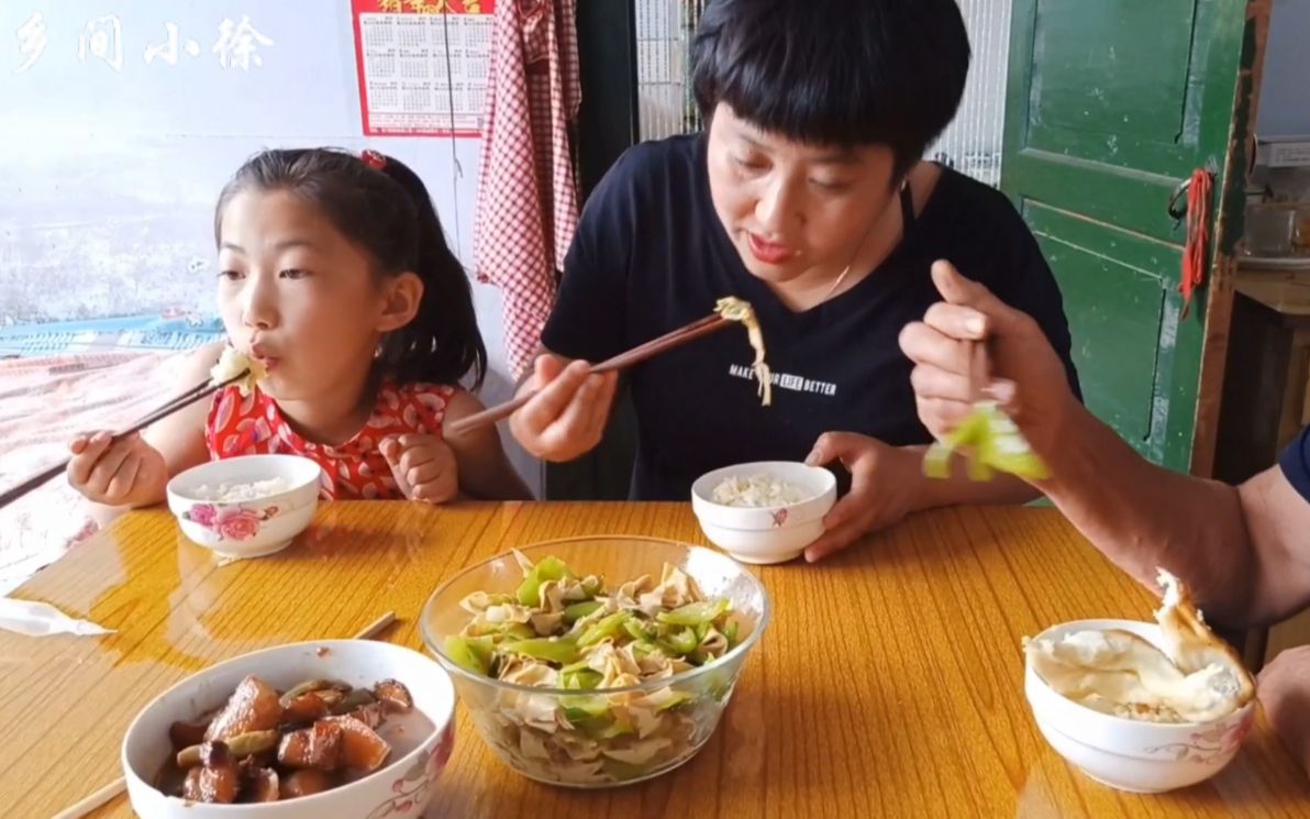 炒尖椒干豆腐又滑又嫩看似简单做法有诀窍,学会这一步,你也可以哔哩哔哩bilibili