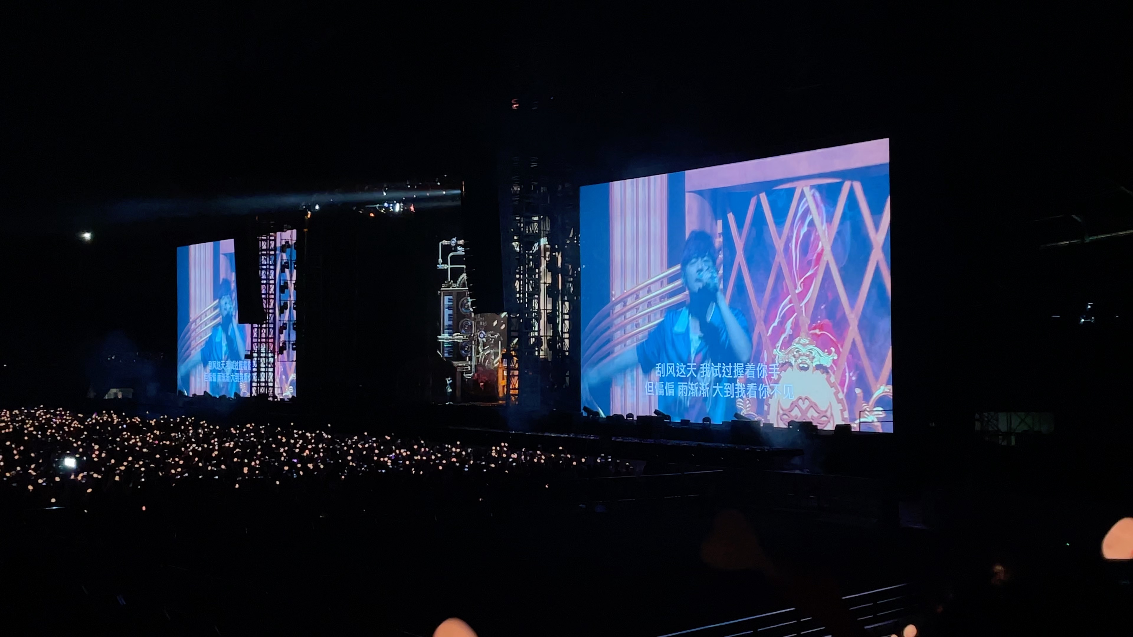 《晴天》周杰伦嘉年华演唱会海口站 6.30 晴天大合唱也是很顶的啦!