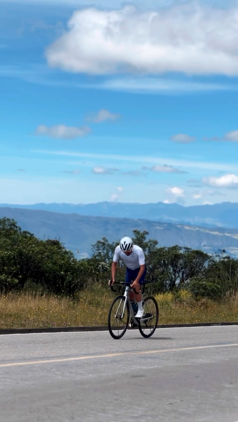 前环法总冠军贝纳尔的休闲时光