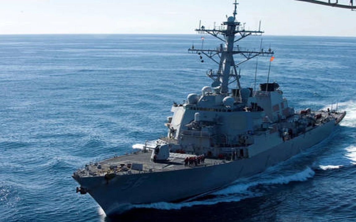 美军麦凯恩号导弹驱逐舰现身南海病舰痊愈了