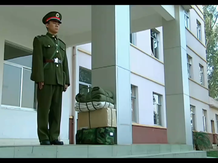 钢七连的最后一名士兵许三多,给新来的士兵发言