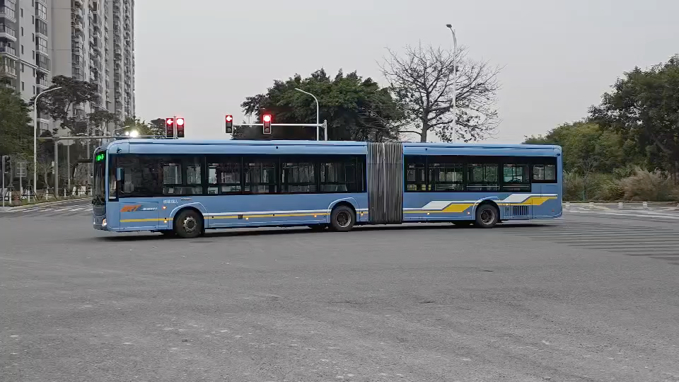 (厦门地铁/厦门快速公交)快1线xmq6180agbevl珩圣路圣果路口掉头