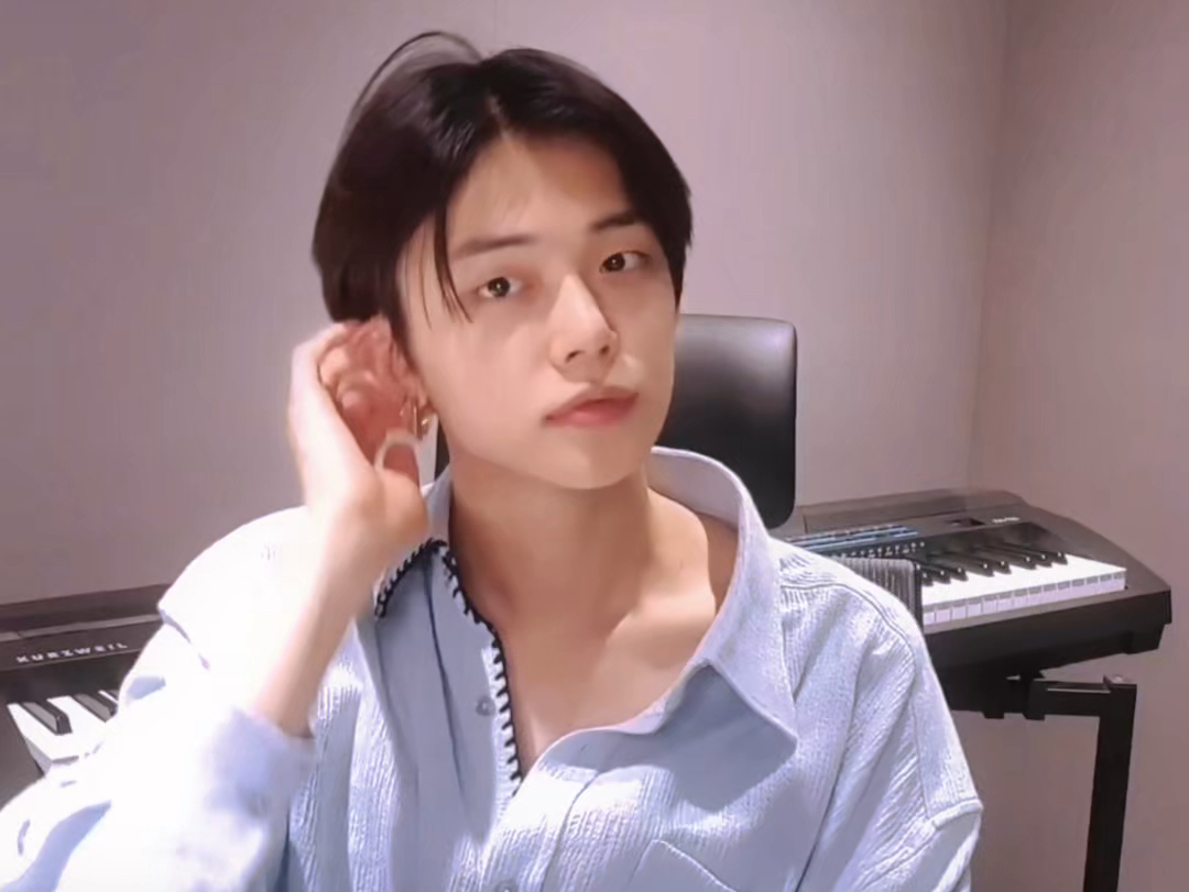 一直撩头发是有什么心事吗