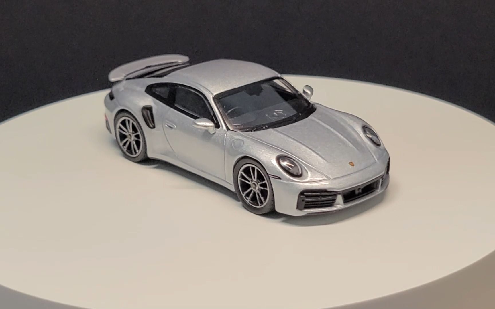 minigt64比例保时捷911(992)turbos车模