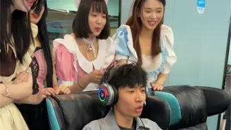 找女仆陪溜达一天