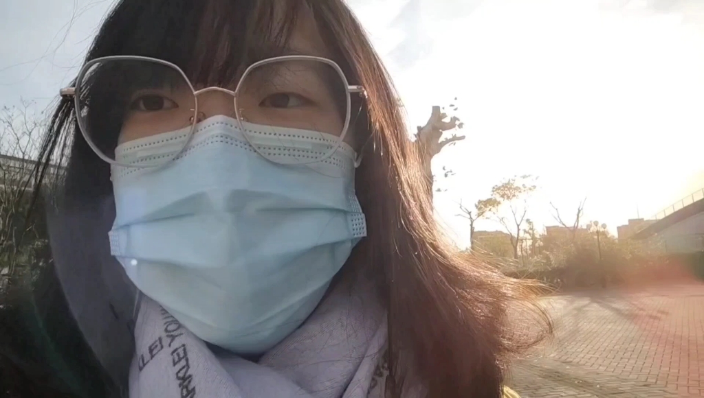 太冷啦(´⌒`｡) 水水vlog 羽绒服 围巾 感受奉贤的大风呼呼呼