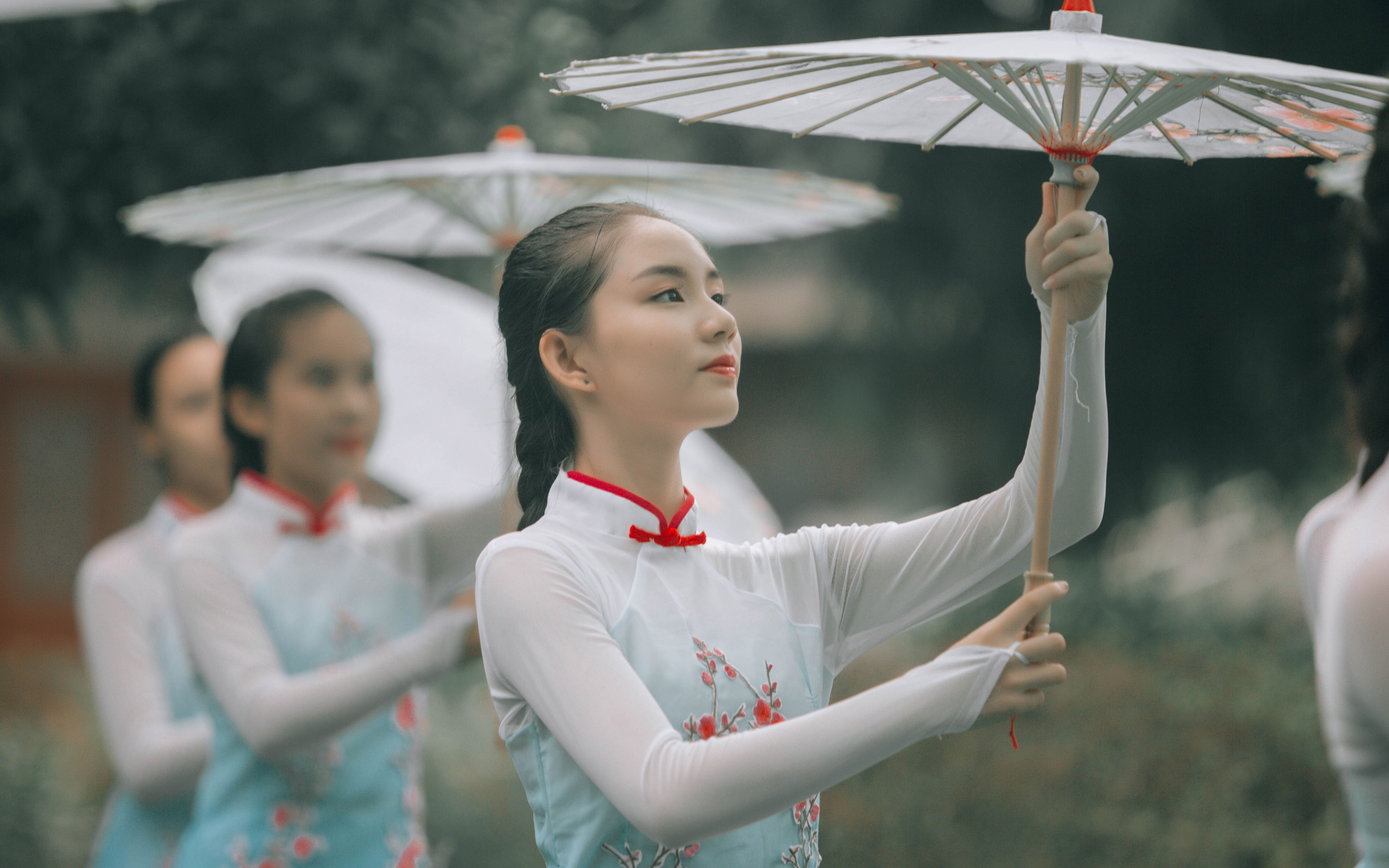 [图]【古典舞】《芙蓉雨》烟雨朦胧中，江南女子尽显温柔