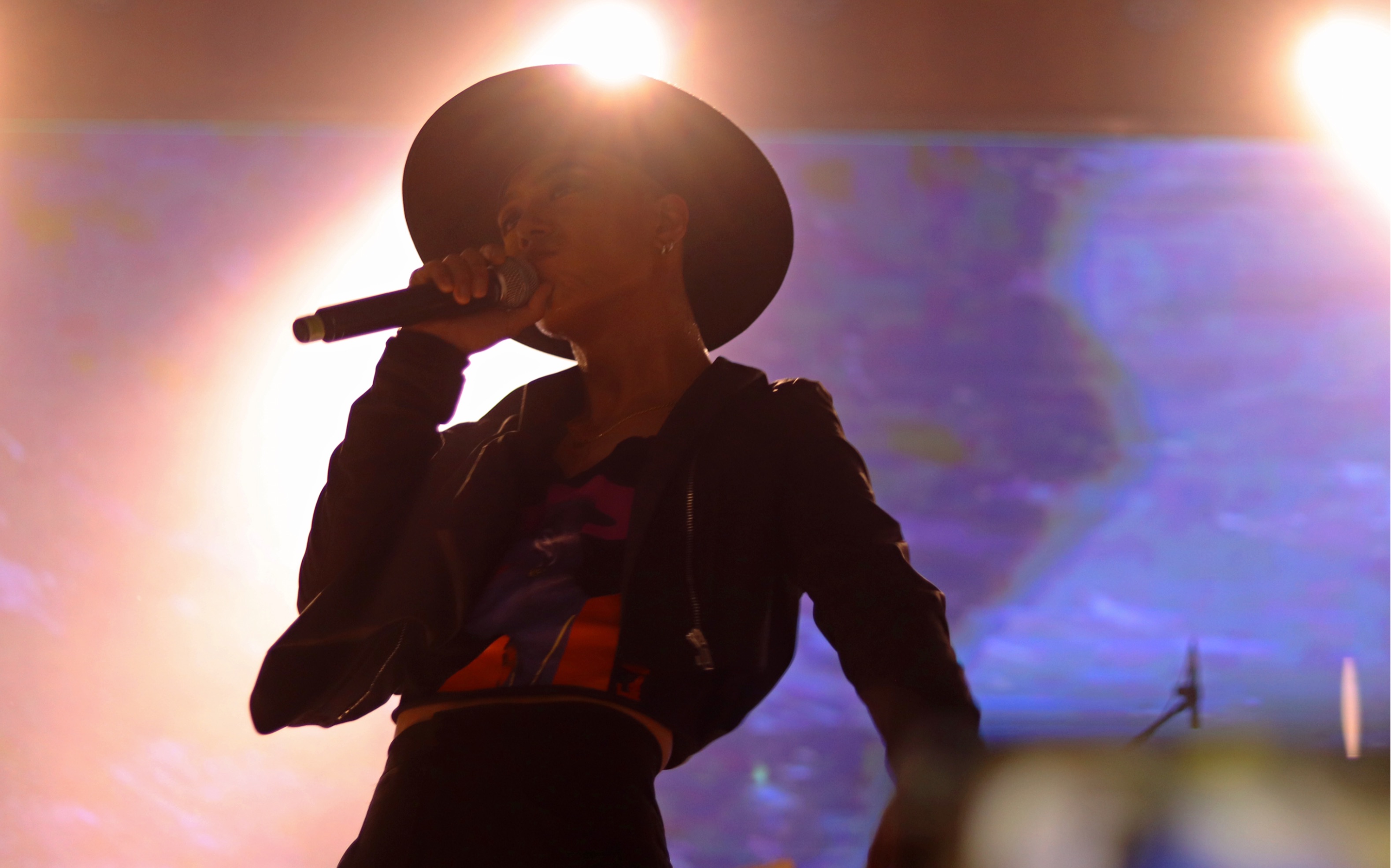 【click#15】round and round 现场版 片段