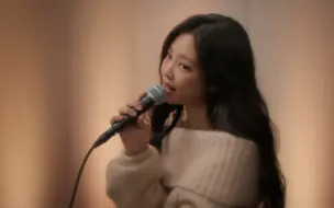 Скачать видео: JENNIE Cover Snow/Snowman Live版公开