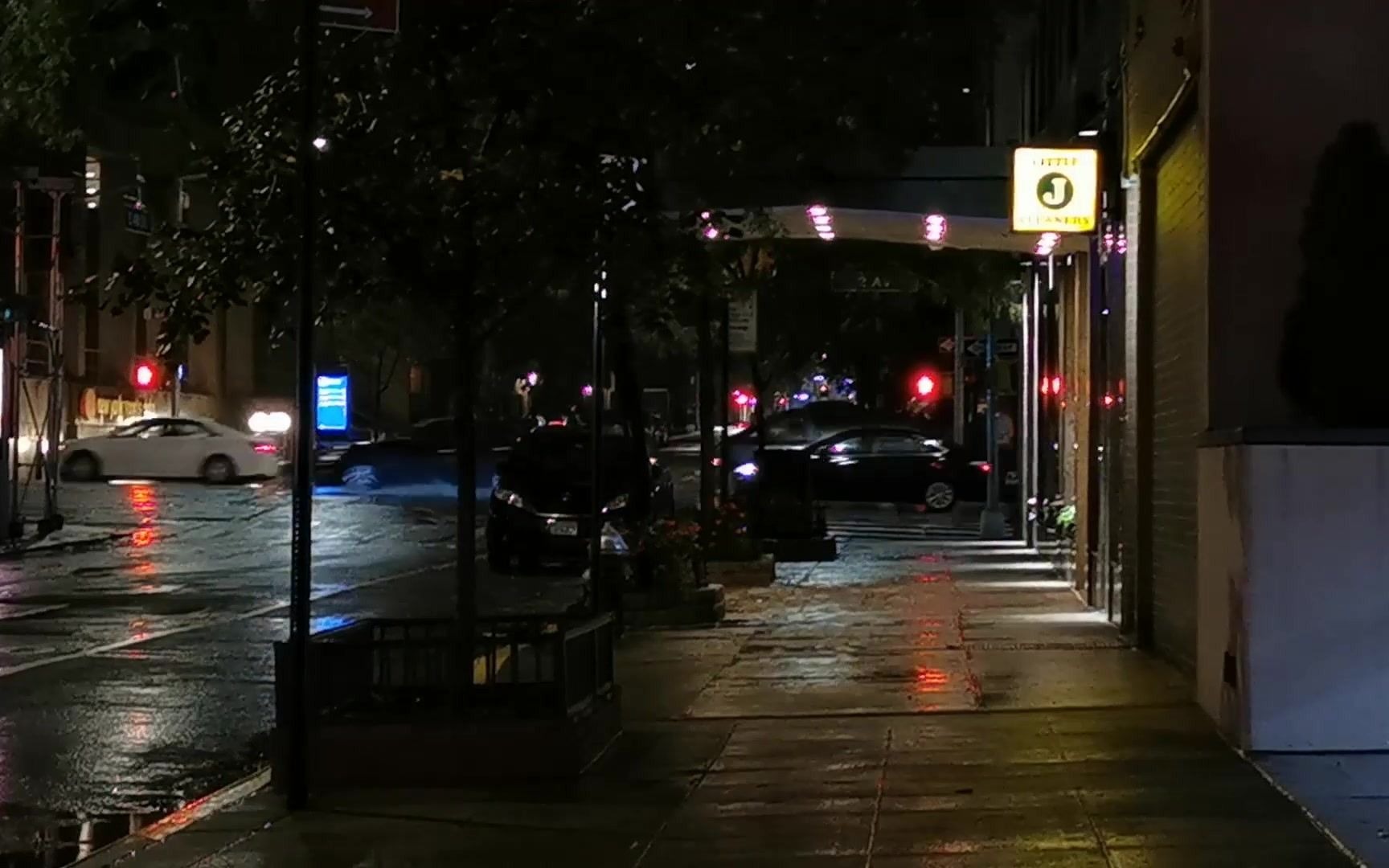 一个下雨天纽约的晚上