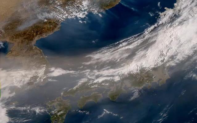 观测卫星图像2018年3月29日沙尘暴袭击日本