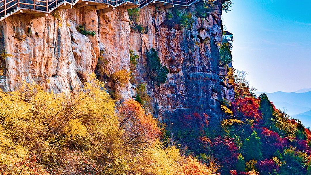 青铜山大峡谷风景区图片