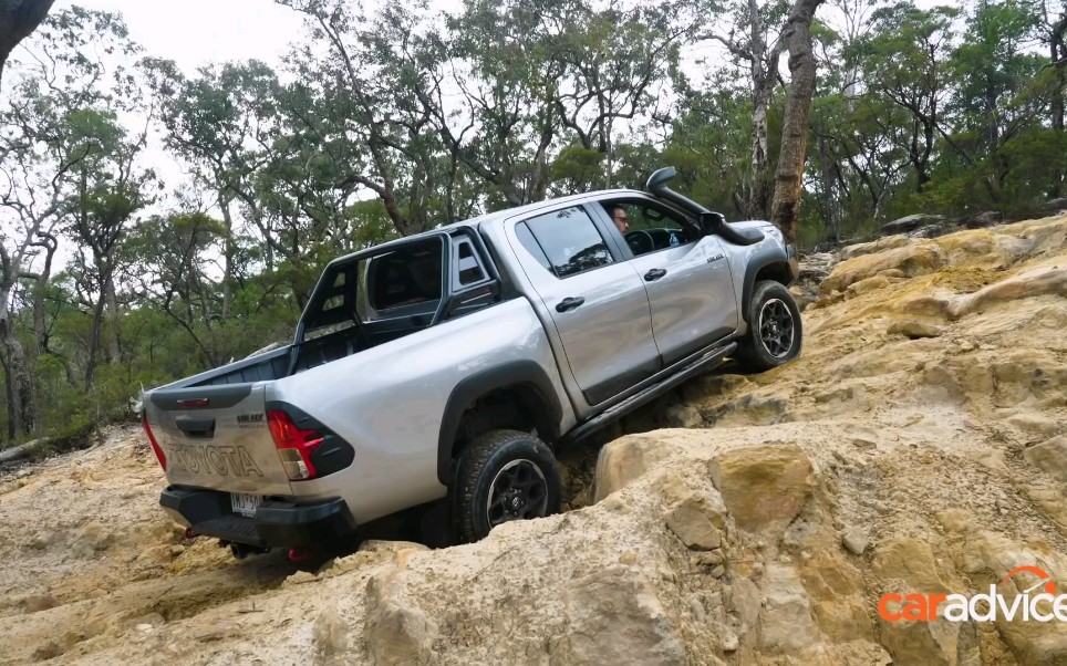丰田hilux海拉克斯改装攀岩越野