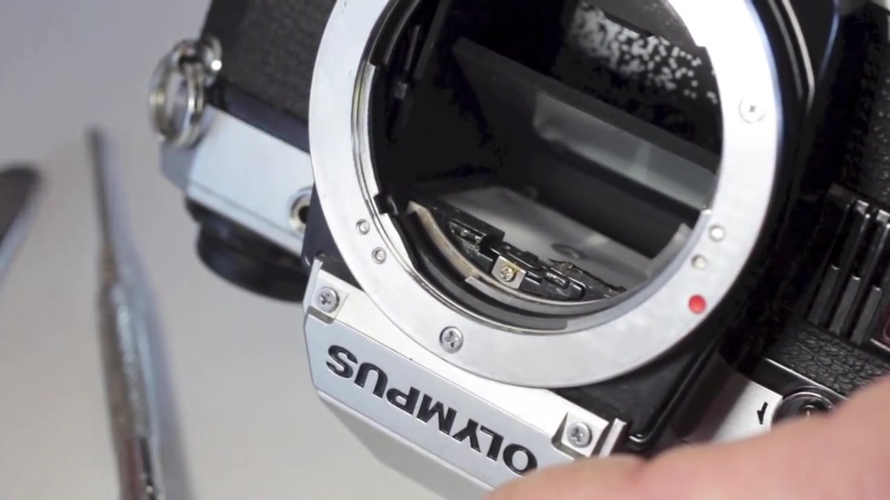 [图]奥林巴斯 OM-10 取景器清洁 Viewfinder Cleaning 无字幕