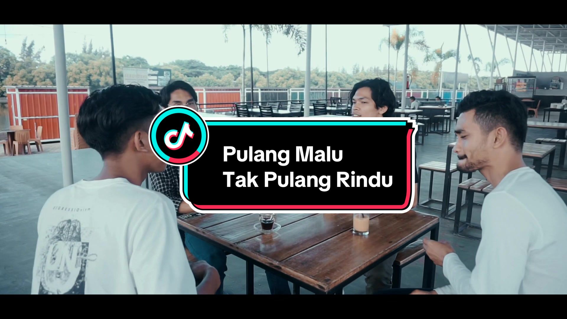 [图]Mau pulang malu, tak pulang rindu 🤔 Armada   Pulang Malu Tak Pulang Rindu (Cove